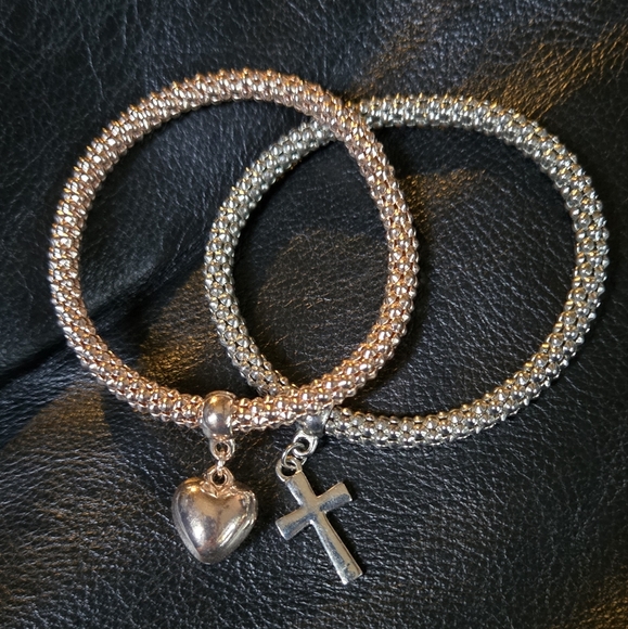 Mark by Avon Stretch bracelet set rosegold  heart & silver cross - Picture 2 of 6